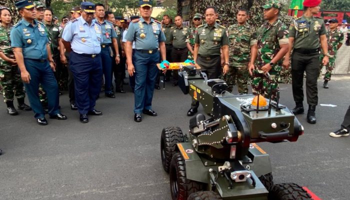 Panglima TNI Kunjungi Stand Zeni TNI AD