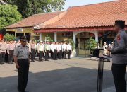 Kapolres Cirebon Kota Pimpin Upacara Korps Raport Kenaikan Pangkat Pengabdian Personil Polsek Gunungjati
