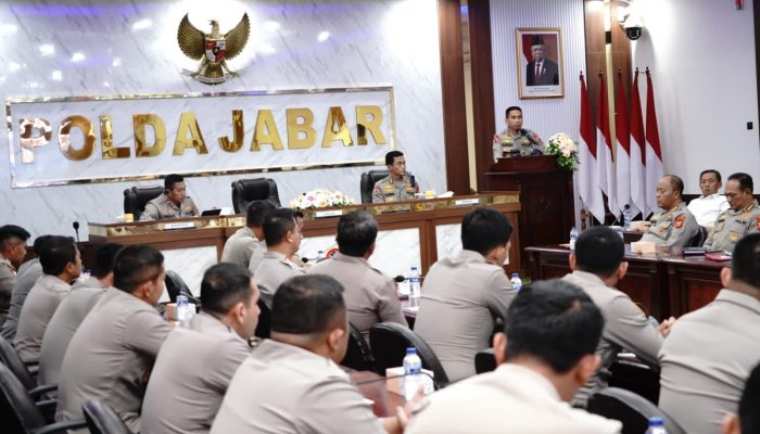 KAPOLDA JABAR MEMBUKA TAKLIMAT AWAL AUDIT KINERJA ITWASDA POLDA JABAR TAHAP II TA. 2023