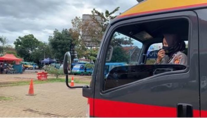 Polres Cimahi Polda Jabar, Melalui Personel Sat Binmas Melaksanakan Himbauan Kamtibmas