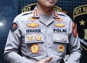 POLDA JABAR HIMBAU WARGA TIDAK MEMBUKA LAHAN DENGAN CARA DIBAKAR PADA MUSIM KEMARAU