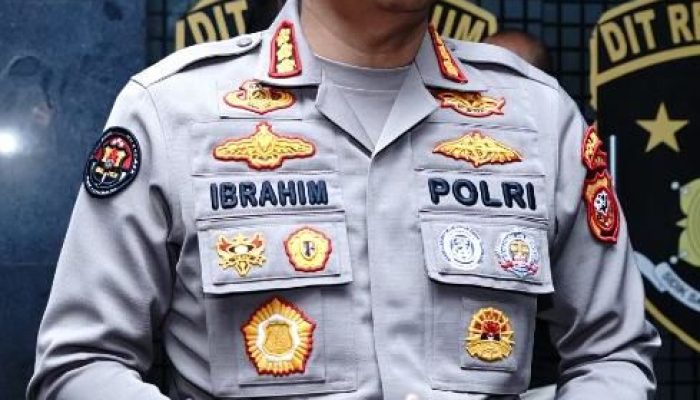 POLDA JABAR HIMBAU WARGA TIDAK MEMBUKA LAHAN DENGAN CARA DIBAKAR PADA MUSIM KEMARAU