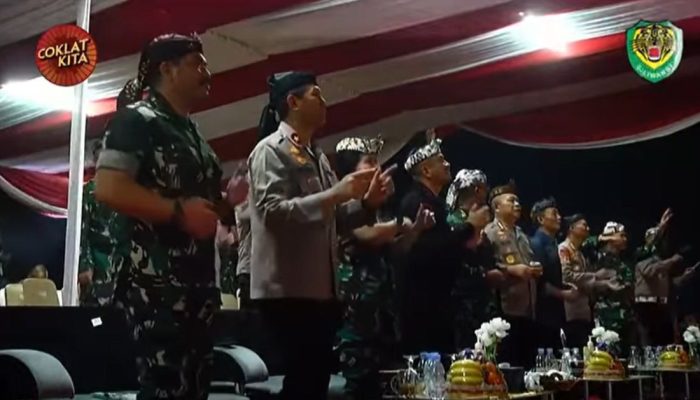 PROGRAM UNGGULAN POLISI PARIWISATA MENAMPILKAN PANGGUNG HIBURAN RAKYAT BERSAMA TNI-POLRI DENGAN TEMA: NGAJAGA LEMBUR-PEMILU DAMAI-INDONESIA MAJU