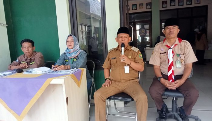 PENYALURAN BANTUAN SOSIAL BERAS (BSB) DI KELURAHAN PASAWAHAN KECAMATAN DAYEUHKOLOT