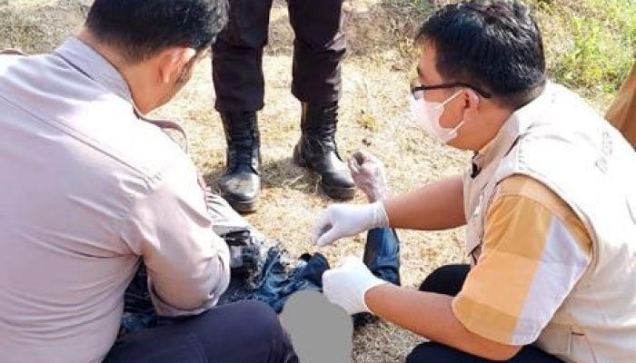Kabid Humas Polda Jabar Pihak Kepolisian Olah TKP Penemuan Jasad Pria di Pinggiran Danau Cisawang