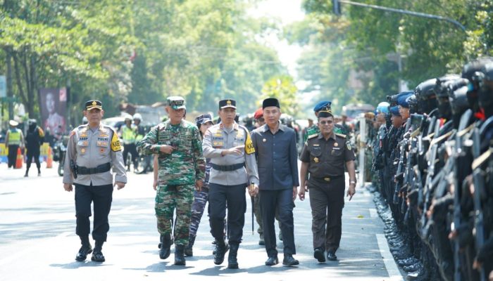 Polda Jabar Gelar Pasukan Menghadapi Operasi Mantap Brata Mengamankan Pemilu Damai 2024