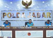 PENGAMBILAN SUMPAH DAN PENANDATANGANAN FAKTA INTEGRITAS SELEKSI PENDIDIKAN SEKOLAH STAF DAN PIMPINAN TINGKAT MENENGAH (SESPIMEN) POLRI DIKREG KE 64 TA. 2024
