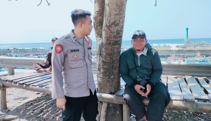 Bhabinmas Polsek Cipatujah Melaksanakan Giat Sambang Silaturahmi