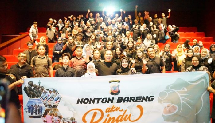 Kabid Humas Polda Jabar : Polisi Nonton Bareng Film Aku Rindu Bersama Jurnalis dan Tokoh Masyarakat