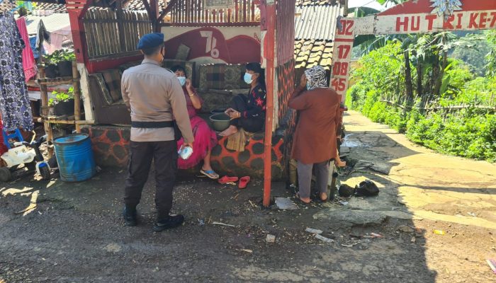 PATROLI SAMBANG SAT BRIMOB POLDA JABAR BERIKAN PESAN KAMTIBMAS KEPADA MASYARAKAT
