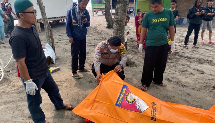 Sudah Hampir 5 Hari Hilang akhirnya Di temukan sudah menjadi mayat di pesisir pantai Istiqomah Citepus