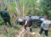 Kabid Humas Polda Jabar : Evakuasi Kecelakaan Tunggal Mobil Yang Terperosok Ke Jurang