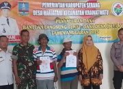 Pastikan Tepat Sasaran, Babinsa Koramil 0602-06/ Kramatwatu Pantau Penyaluran BLT DD 