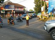 Polres Cimahi Polda Cimahi, Personel Polsek Cimahi Atur Lalu Lintas Pagi Siaga Di Titik Rawan Macet