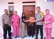 Kabid Humas Polda Jabar : Kapolres Kembali Resmikan Rutilahu Menjadi Rumah Layak Huni