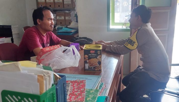 Demi Menjaga Silaturahmi, Bhabinkamtibmas Polsek Cikalong Melakukan Sambang