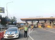 Polres Cimahi Polda Jabar, Sat Lantas Polres Cimahi Atur Kendaraan Di Rest Area KM 125 Tol Cipularang