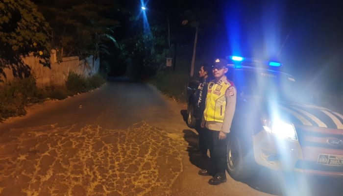 Polres Cimahi Polda Jabar, Rutin Melaksanakan Patroli Kamtibmas Dini Hari Dalam Menjaga Keamanan Wilayah Hukum Polsek Batujajar