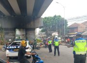 Polres Cimahi Polda Jabar, Personel Sat Lantas Polres Cimahi Atur Lalu Lintas Di Titik Rawan Kemacetan