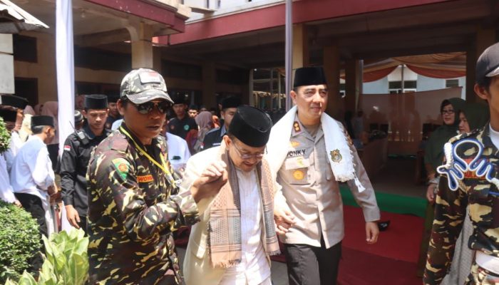 Kabid Humas Polda Jabar : Kapolres Garut Polda Jabar Hadiri Haul Sulthon Aulia Assayyid Asy-Syaikh Abdul Qodir Al-Jalani ke-883 dan Haul Akbar ke-12 Ponpes Assa’adah