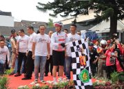 Kapolda Jabar Secara Langsung Melepas Balap Sepeda Lodaya Siliwangi Ride 2023 Dari Alun – Alun Kota Tasikmalaya