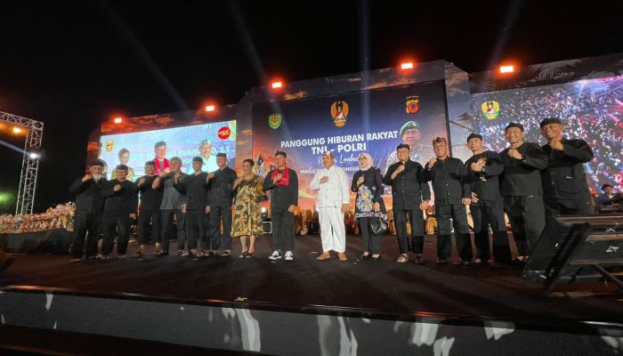 Kapolda Jabar Hadiri Pertunjukan Wayang Dalam Acara Panggung Hiburan Rakyat