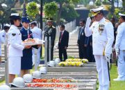 Panglima TNI Hadiri Upacara Peringatan Hari Pahlawan dan Tabur Bunga di TMP Kalibata