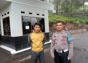 Anggota Polsek ciwidey Atur Lalu Lintas dan pengamanan di daerah wisata Wilayah Hukum Polsek