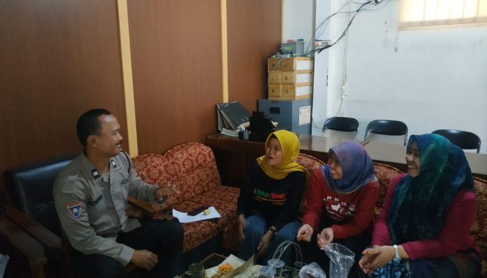 Kabid Humas Polda Jabar : Ops Mantap Brata, Polisi Silaturahmi ke Warga Cipkon Antisipasi Gangguan Kamtibmas