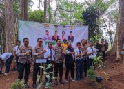 Aksi Nyata Polri Dalam Pelestarian Alam, Kapolda Jabar Pimpin Penanaman Pohon Di Tahura Gunung Palasari Sumedang