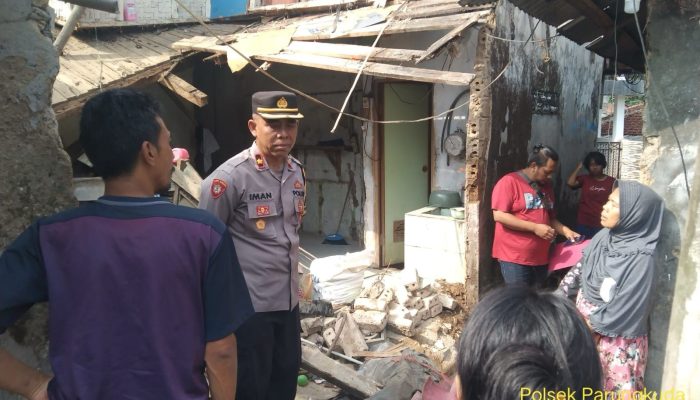 Kapoksek Parungkuda Berikan Bantuan Kepada Korban Akibat Ledakan Tabung Gas