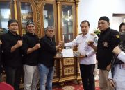 Pemkab Merangin Serahkan Uang Donasi Peduli Palestina Ke Pejuang Subuh