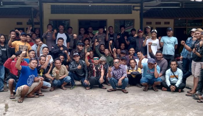 Polsek Singajaya Polres Garut Bantu Musyawarah Supir Dan Pengusaha Elf Singajaya