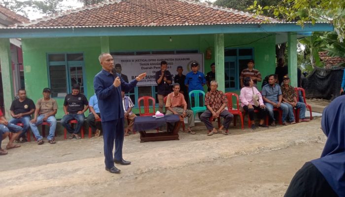 Badri Suhendi,S.ip.MH Tampung aspirasi warga kampung Cibinong Desa Sukamaju Cikakak Dalam kegiatan Resesnya
