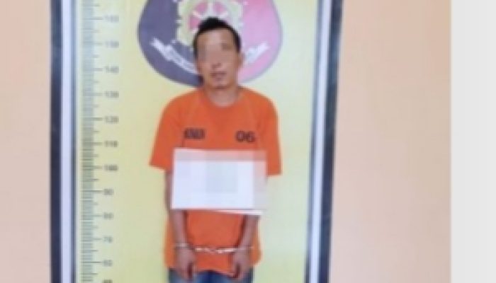 “LOMBA LARI ’ EN KEHABISAN LANGKAH , POLISI JUARA”