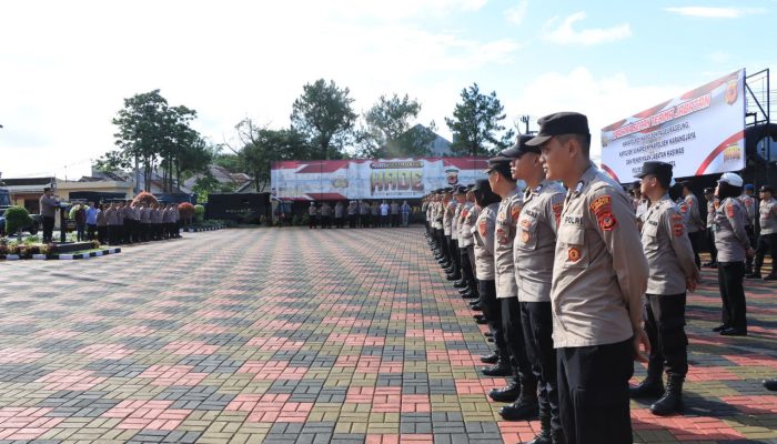 Ops Mantap Brata Lodaya 2024, Personel Polda Jabar Apel Pengamanan Kampanye Capres 02 Kunjungi Ponpes Miftahul Huda Manonjaya