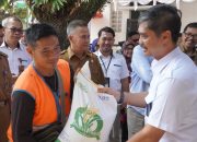 BULOG JABAR TERUS BAGIKAN BERAS BANTUAN PANGAN HINGGA DESEMBER 2023