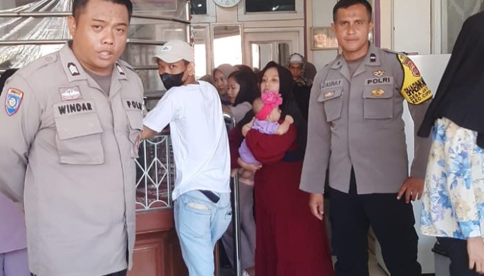 Polres Cimahi Polda Jabar, Anggota Polsek Cipeundeuy Tingkatkan Patroli Di Wilayah Hukum Polsek Cipeundeuy