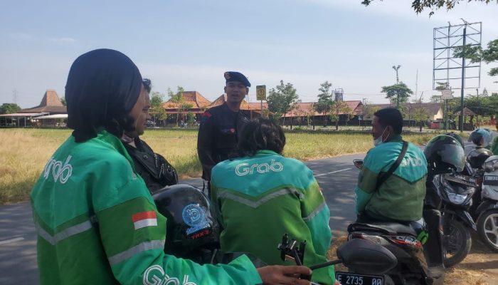 CEGAH AKSI KRIMINALITAS SAT BRIMOB POLDA JABAR PATROLI HARKAMTIBMAS