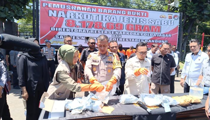 Kabid Humas Polda Jabar : Polisi Musnahkan barang bukti 8 kilogram jenis Sabu sabu