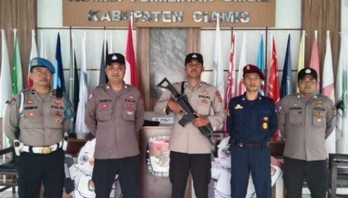 Kabid Humas Polda Jabar : Polisi Laksanakan Pengamanan dan Pengawasan Piket Jaga Gudang Logistik Pemilu, Kantor KPU dan Bawaslu