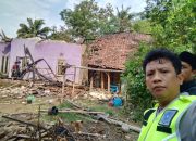 Polsek Limbangan Polres Garut Cek Tkp Kebakaran Rumah