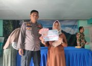 Kabid Humas Polda Jabar : Polisi Pengamanan Pembagian Bantuan Sosial Untuk Masyarakat