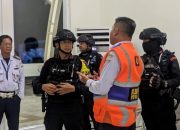 Cegah Gangguan Kamtibmas Brimob Cirebon Laksanakan Patroli Ops Lilin Lodaya 2023 Di Stasiun Harjamukti Cirebon