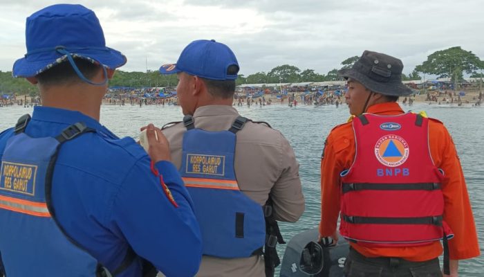 Satpolairud Polres Garut Berikan Himbauan Kepada Wisatawan