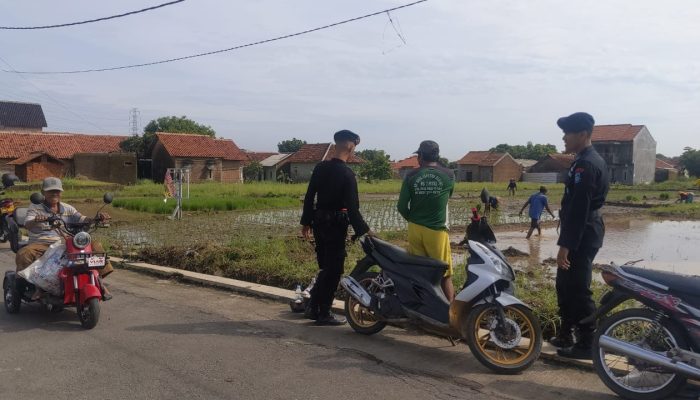 TANPA LELAH DEMI MENJAGA KEAMANAN WARGA MASYARAKAT SETIAP HARINYA, PERSONIL KOMPI 1 YON C BRIMOB JABAR LAKSANAKAN HIMBAUAN KAMTIBMAS