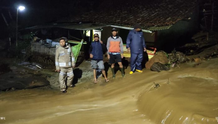 Polsek Cilawu Polres Garut Lakukan Patroli Mitigasi Bencana Alam Tanah Longsor
