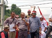 Anggota Polresta Bandung Bersama Personil Polsk Cicalengka Laksanakan Pengamanan Aksi Unras Ke PT. Tirta Ferisindo Jaya (Mayora)
