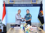 Kadiv Humas Terima Kunjungan Kapuspen TNI, Sinergitas Kunci Lewati Tantangan