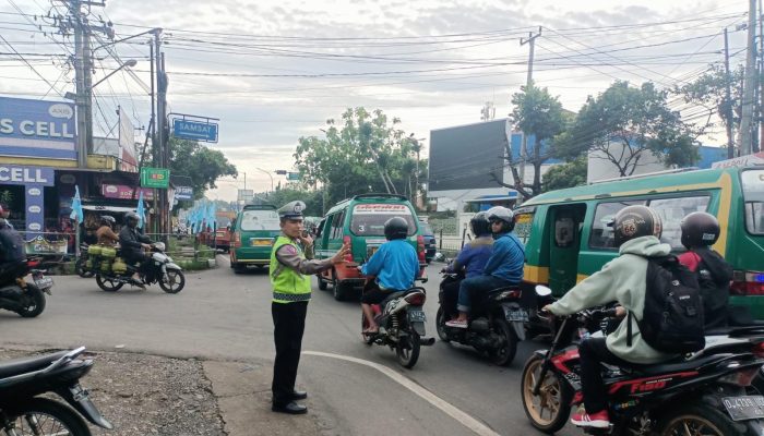 Polres Cimahi Polda Jabar, Patroli Arus Lalu Lintas sore hari Oleh Anggota Sat Lantas